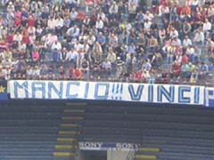 Striscione a sostegno di Mancini